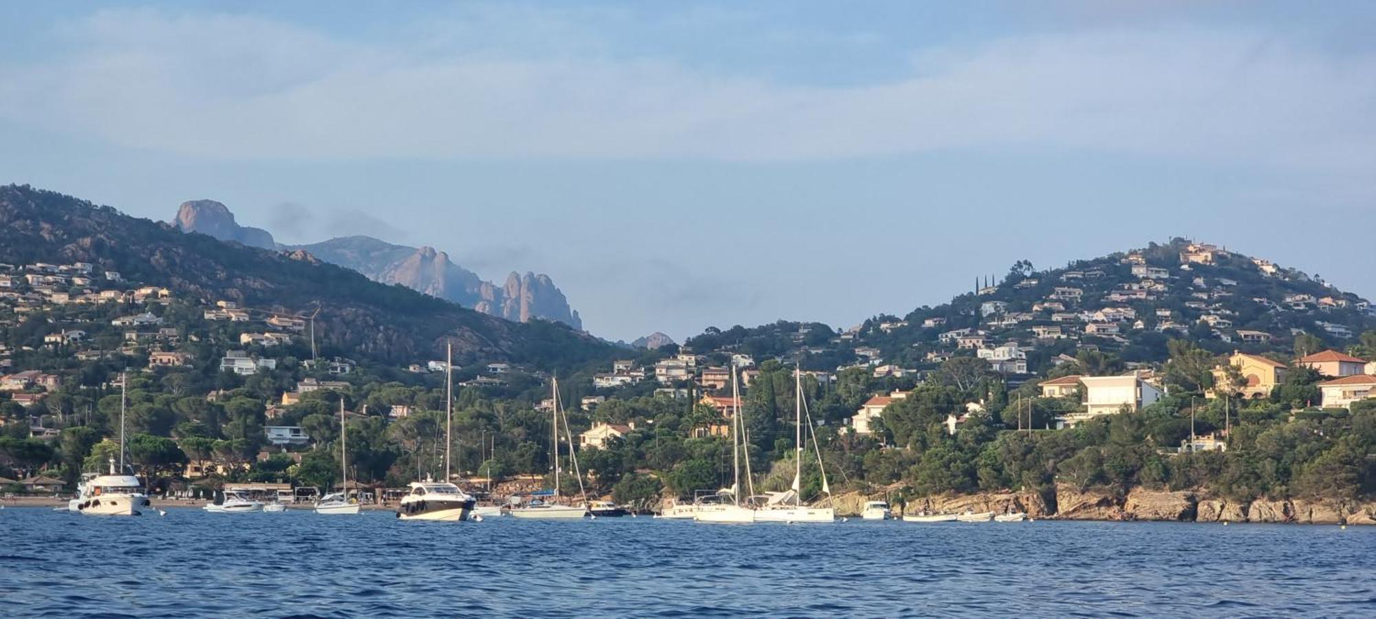Agay Cap Esterel Village Allee Fleurs - F2 Clim Vue Golf Et Mer - Grande Terrasse Plein Sud Saint-Raphaël Esterno foto