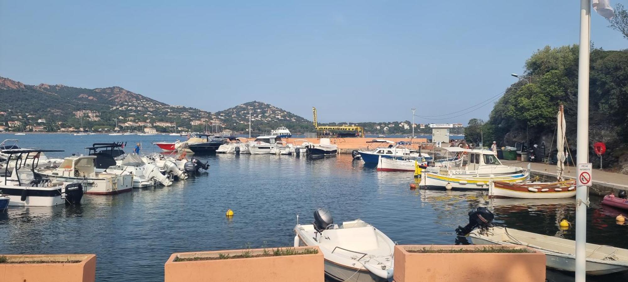 Agay Cap Esterel Village Allee Fleurs - F2 Clim Vue Golf Et Mer - Grande Terrasse Plein Sud Saint-Raphaël Esterno foto