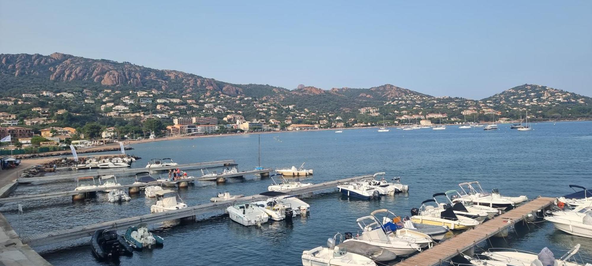 Agay Cap Esterel Village Allee Fleurs - F2 Clim Vue Golf Et Mer - Grande Terrasse Plein Sud Saint-Raphaël Esterno foto