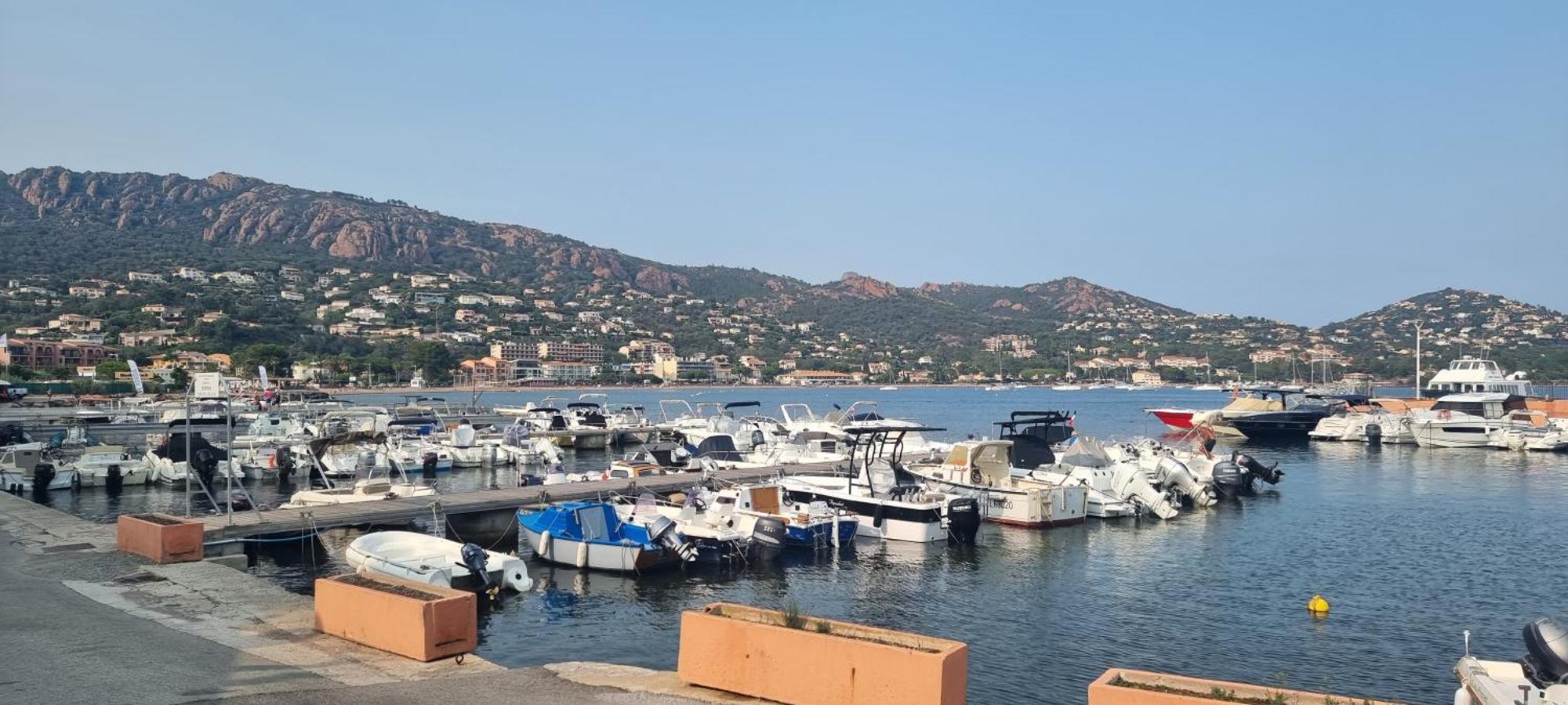 Agay Cap Esterel Village Allee Fleurs - F2 Clim Vue Golf Et Mer - Grande Terrasse Plein Sud Saint-Raphaël Esterno foto