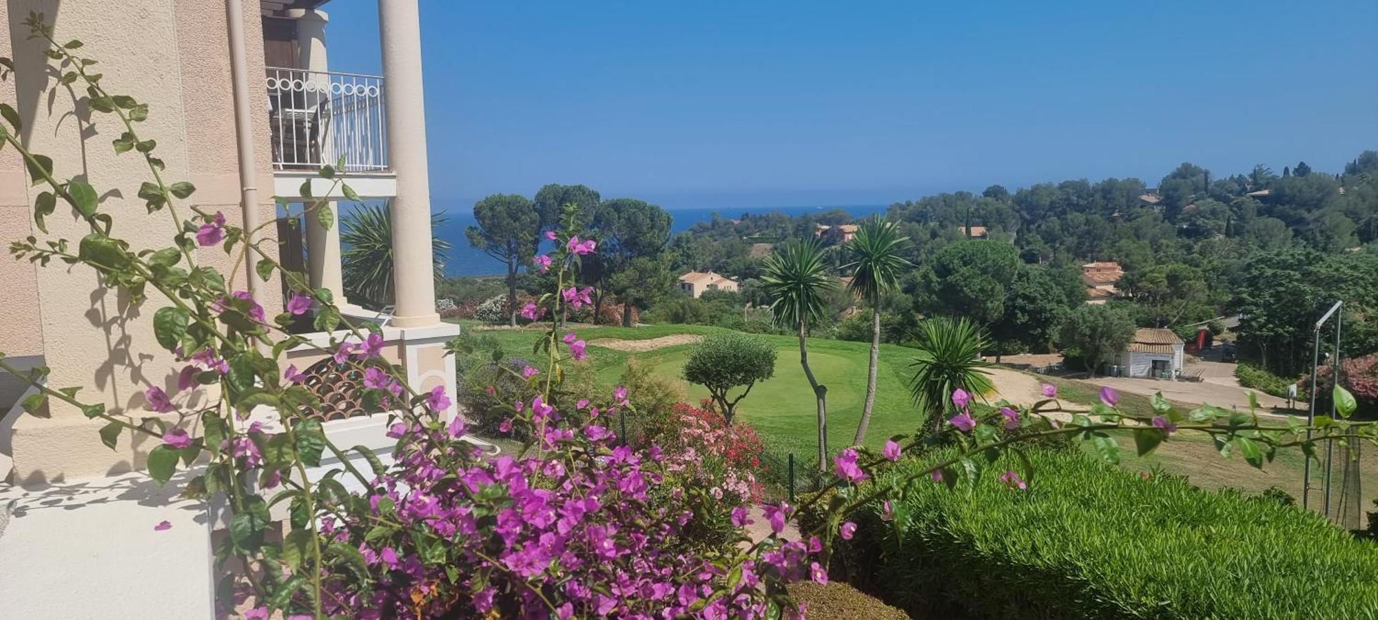Agay Cap Esterel Village Allee Fleurs - F2 Clim Vue Golf Et Mer - Grande Terrasse Plein Sud Saint-Raphaël Esterno foto