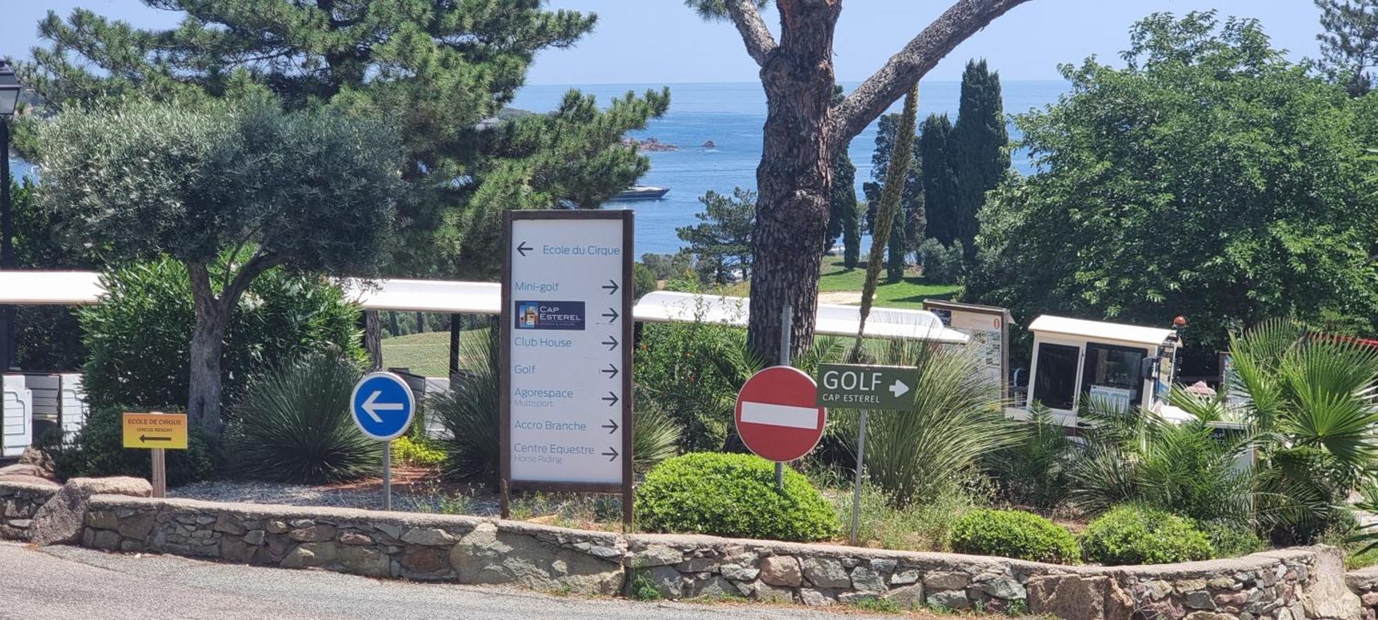 Agay Cap Esterel Village Allee Fleurs - F2 Clim Vue Golf Et Mer - Grande Terrasse Plein Sud Saint-Raphaël Esterno foto