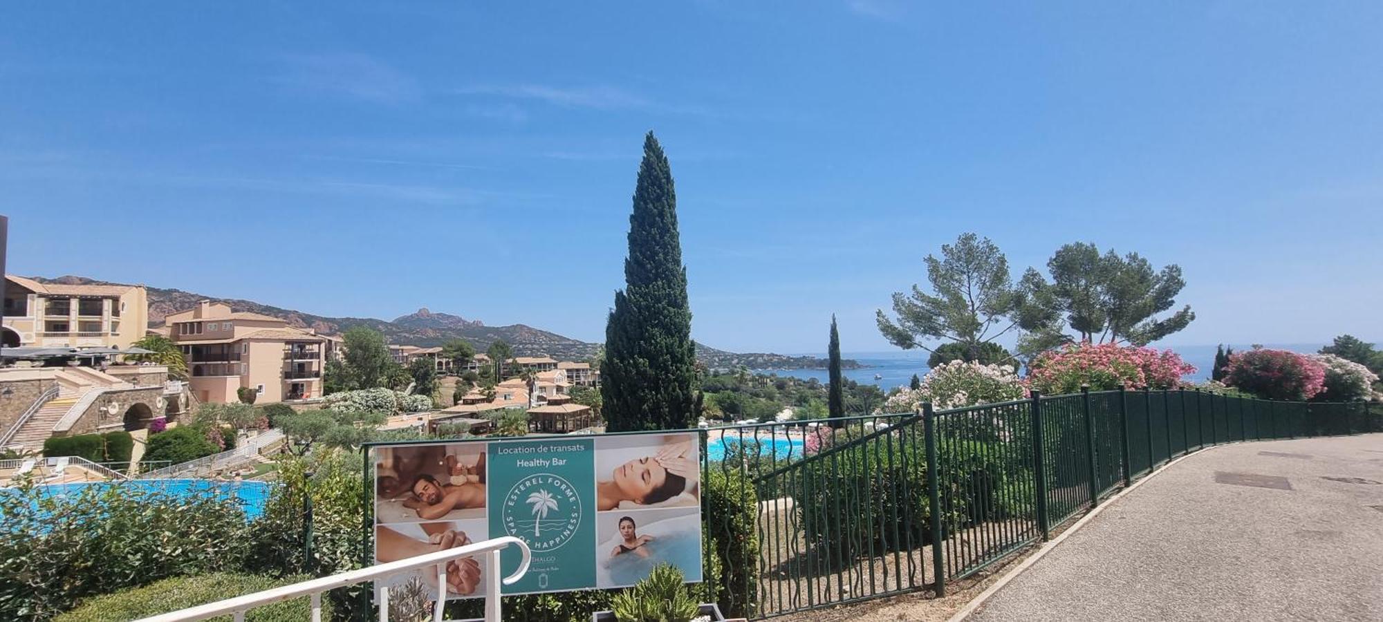 Agay Cap Esterel Village Allee Fleurs - F2 Clim Vue Golf Et Mer - Grande Terrasse Plein Sud Saint-Raphaël Esterno foto
