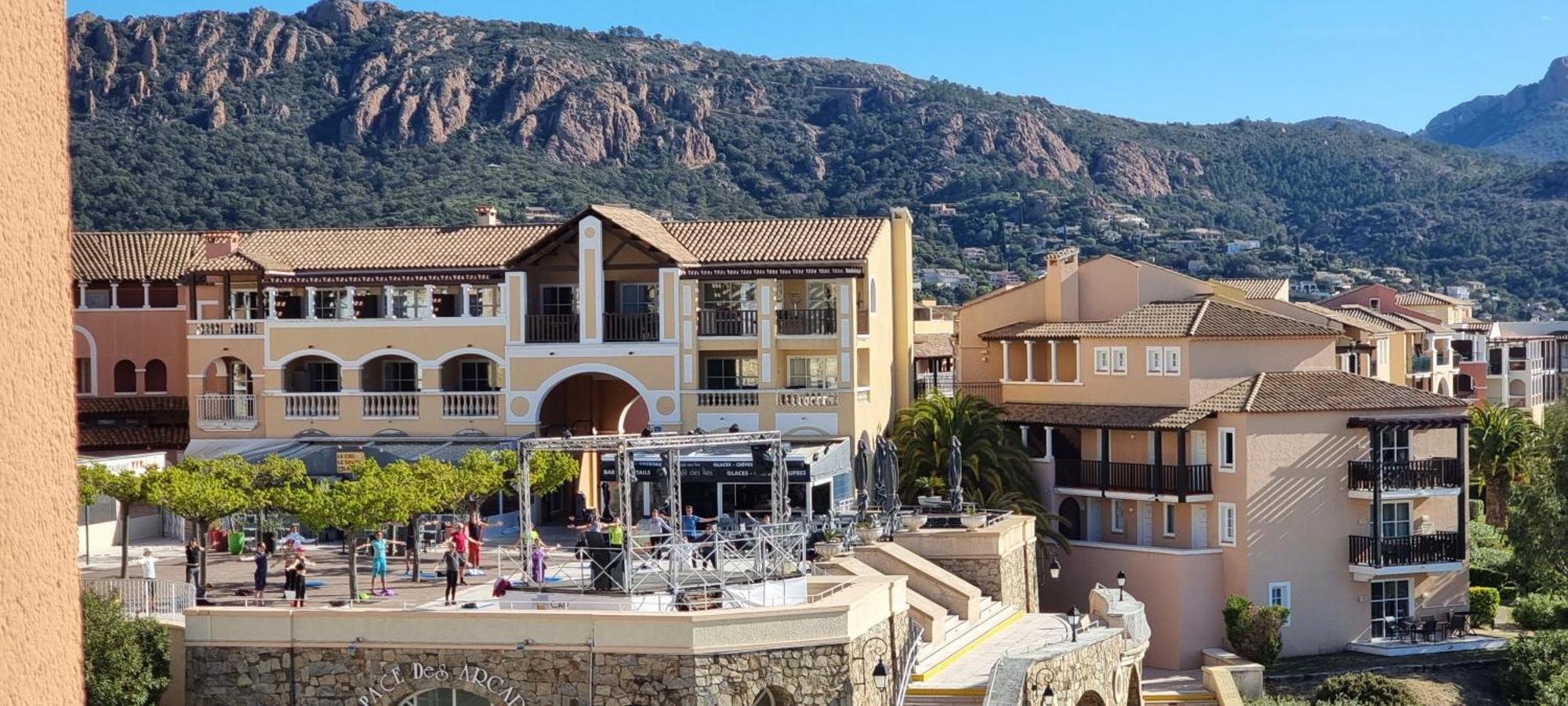 Agay Cap Esterel Village Allee Fleurs - F2 Clim Vue Golf Et Mer - Grande Terrasse Plein Sud Saint-Raphaël Esterno foto